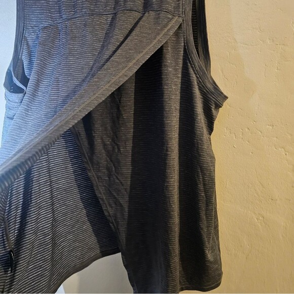 Zella Tank Top with Back Open S Large - Picture 3 of 8